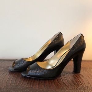 J. Renee Shoes, Black Peep Toe Pump